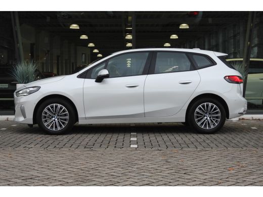 BMW 2 Serie 220i Luxury Line Automaat / Panoramadak / Sportstoelen / Achteruitrijcamera / Comfort Access / Ad... ActivLease financial lease