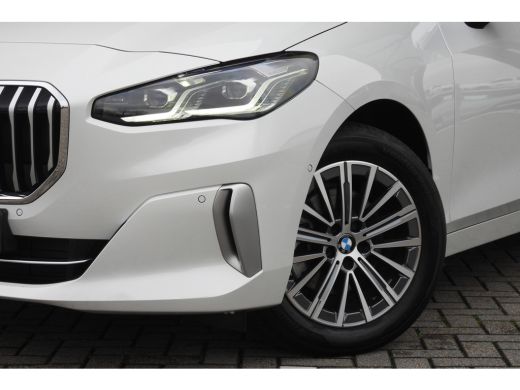 BMW 2 Serie 220i Luxury Line Automaat / Panoramadak / Sportstoelen / Achteruitrijcamera / Comfort Access / Ad... ActivLease financial lease