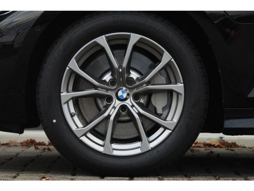 BMW 3 Serie Touring 330e eDrive High Executive Sport Line Automaat / Sportstoelen / Achteruitrijcamera / LED ... ActivLease financial lease