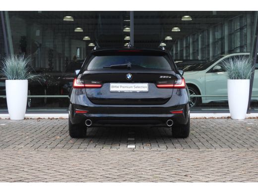 BMW 3 Serie Touring 330e eDrive High Executive Sport Line Automaat / Sportstoelen / Achteruitrijcamera / LED ... ActivLease financial lease