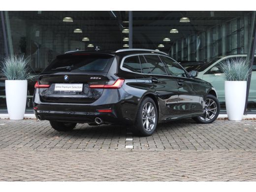 BMW 3 Serie Touring 330e eDrive High Executive Sport Line Automaat / Sportstoelen / Achteruitrijcamera / LED ... ActivLease financial lease