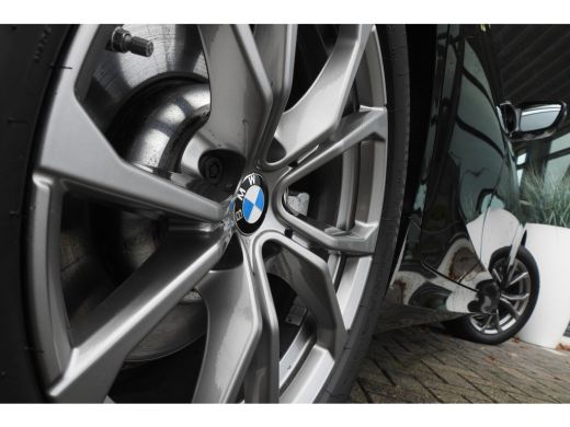 BMW 3 Serie Touring 330e eDrive High Executive Sport Line Automaat / Sportstoelen / Achteruitrijcamera / LED ... ActivLease financial lease
