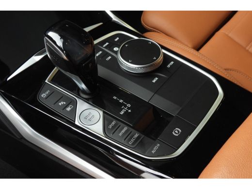 BMW 3 Serie Touring 330e eDrive High Executive Sport Line Automaat / Sportstoelen / Achteruitrijcamera / LED ... ActivLease financial lease