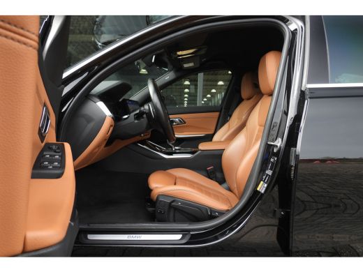 BMW 3 Serie Touring 330e eDrive High Executive Sport Line Automaat / Sportstoelen / Achteruitrijcamera / LED ... ActivLease financial lease
