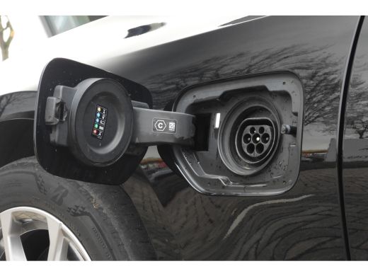 BMW 3 Serie Touring 330e eDrive High Executive Sport Line Automaat / Sportstoelen / Achteruitrijcamera / LED ... ActivLease financial lease