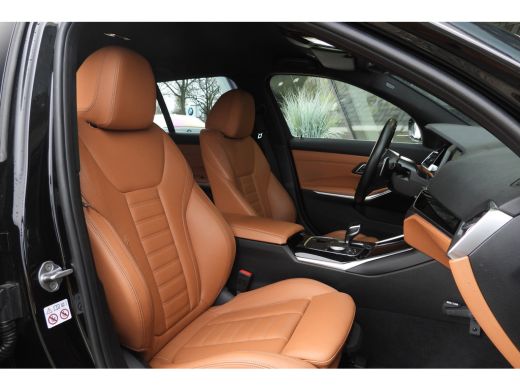 BMW 3 Serie Touring 330e eDrive High Executive Sport Line Automaat / Sportstoelen / Achteruitrijcamera / LED ... ActivLease financial lease