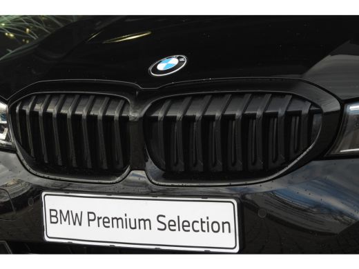BMW 3 Serie Touring 330e eDrive High Executive Sport Line Automaat / Sportstoelen / Achteruitrijcamera / LED ... ActivLease financial lease