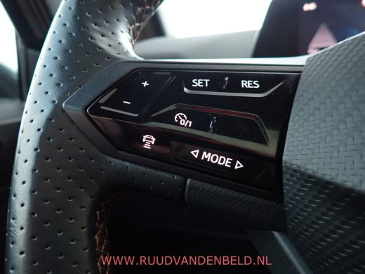 CUPRA Born Copper Edition One 62 kWh PANODAK/CAMERA/STOEL EN STUUR VERWARMING ActivLease financial lease