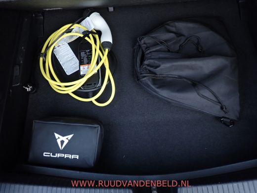 CUPRA Born Copper Edition One 62 kWh PANODAK/CAMERA/STOEL EN STUUR VERWARMING ActivLease financial lease