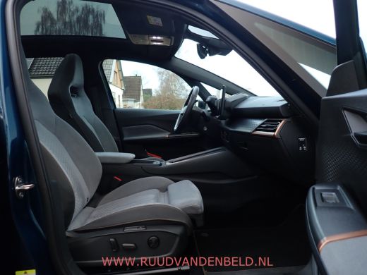 CUPRA Born Copper Edition One 62 kWh PANODAK/CAMERA/STOEL EN STUUR VERWARMING ActivLease financial lease