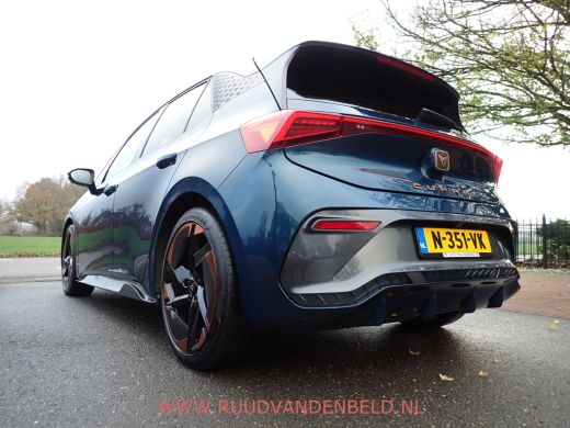 CUPRA Born Copper Edition One 62 kWh PANODAK/CAMERA/STOEL EN STUUR VERWARMING ActivLease financial lease