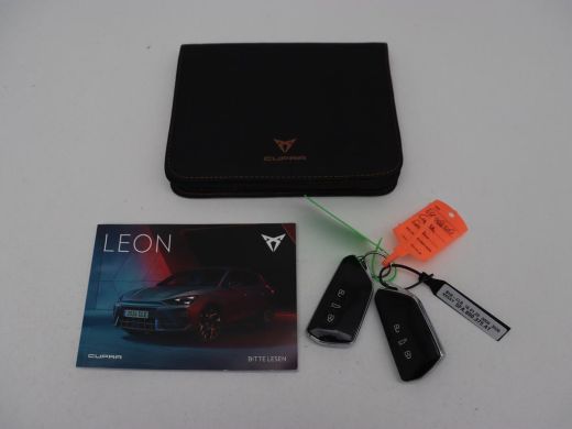 CUPRA Leon 1.5 eHybrid Business | Stoelverwarming | Adaptive cruise | Camera | Carplay | Sportstoelen | Matr... ActivLease financial lease