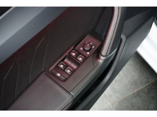 CUPRA Leon Sportstourer 1.5 e-Hybrid 204PK | STOEL +STUURVERW. | CAMERA ACHTER | ADAPT. CRUISE | ELECT. SPIEGELS | APP. C... ActivLease financial lease