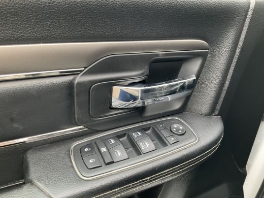 Dodge Ram 1500 1500 5-Pers 5.7 V8 4x4 Crew Cab Leer Bodykit Rebel Camera Trekhaak ActivLease financial lease