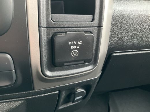 Dodge Ram 1500 1500 5-Pers 5.7 V8 4x4 Crew Cab Leer Bodykit Rebel Camera Trekhaak ActivLease financial lease