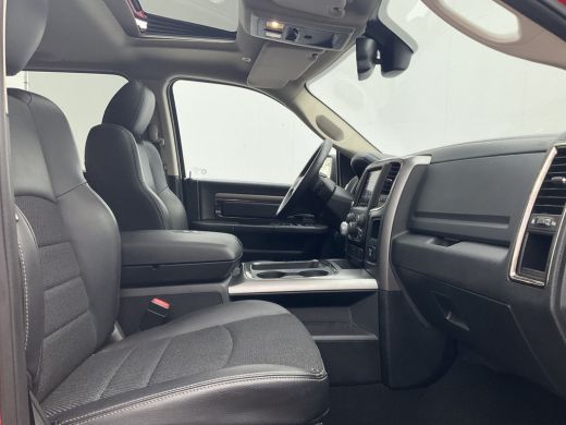 Dodge Ram 1500 1500 5.7 V8 4x4 Sport Trekhaak Pano Alpine Nav/Cam NL-Auto Trekhaak ActivLease financial lease