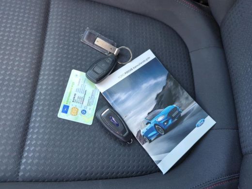 Ford Focus 1.0 EcoBoost Hybrid ST Line Business NL AUTO | CAMERA | CARPLAY | ActivLease financial lease