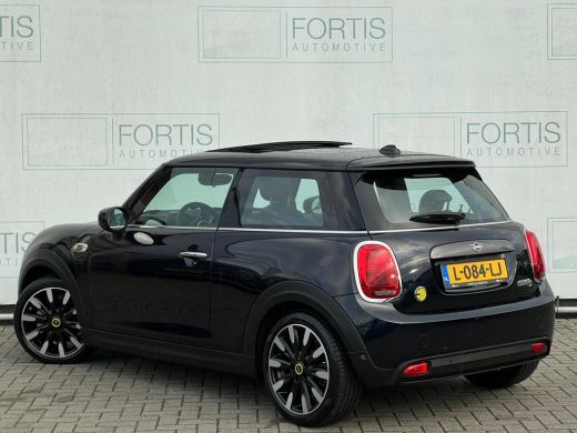 Mini Electric Classic 33 kWh NL-AUTO | PANODAK | LEDER ActivLease financial lease