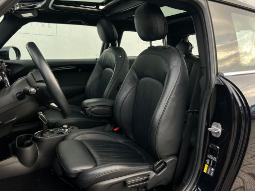 Mini Electric Classic 33 kWh NL-AUTO | PANODAK | LEDER ActivLease financial lease