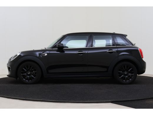 Mini One One / LED / Navigatie / Airconditioning / Cruise Control ActivLease financial lease