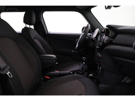 Mini One One / LED / Navigatie / Airconditioning / Cruise Control ActivLease financial lease