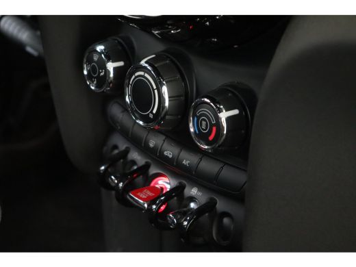 Mini One One / LED / Navigatie / Airconditioning / Cruise Control ActivLease financial lease