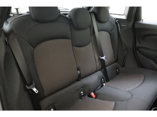 Mini One One / LED / Navigatie / Airconditioning / Cruise Control ActivLease financial lease