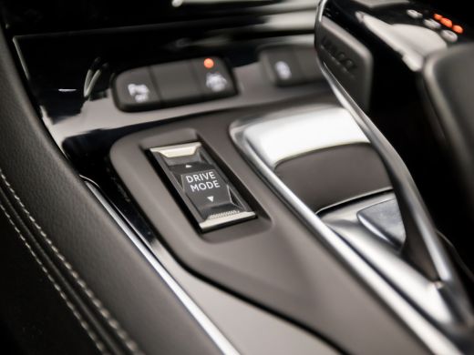 Opel Grandland 1.2 Turbo Elegance Sport Automaat (VIRTUAL COCKPIT, APPLE CARPLAY, GROOT NAVI, 360 CAMERA, SPORTS... ActivLease financial lease