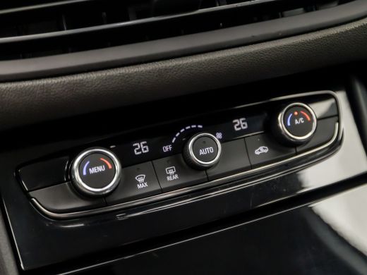 Opel Grandland 1.2 Turbo Elegance Sport Automaat (VIRTUAL COCKPIT, APPLE CARPLAY, GROOT NAVI, 360 CAMERA, SPORTS... ActivLease financial lease