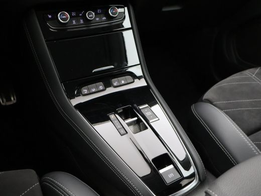 Opel Grandland 1.6 TURBO PLUG-IN 224 PK ULTIMATE + TREKHAAK | ADAPTIVE CRUISE | STUUR/STOELVERW. | LED ActivLease financial lease