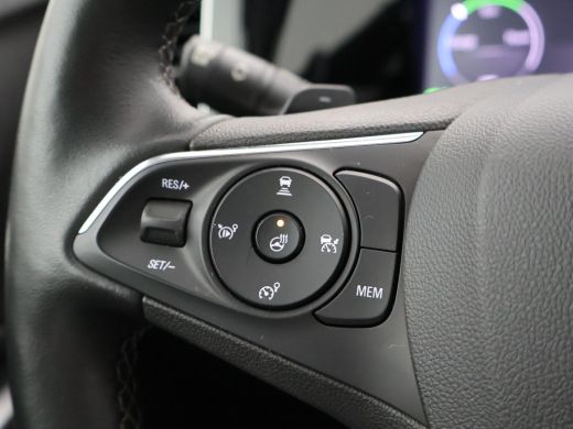 Opel Grandland 1.6 TURBO PLUG-IN 224 PK ULTIMATE + TREKHAAK | ADAPTIVE CRUISE | STUUR/STOELVERW. | LED ActivLease financial lease