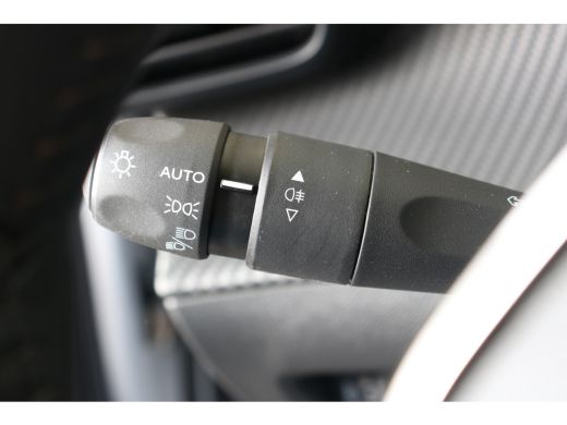 Peugeot 2008 1.2 PureTech 130PK Allure | Navi | Clima | Cruise | Camera | Parkeersensoren | 17" Lichtmetaal | ... ActivLease financial lease