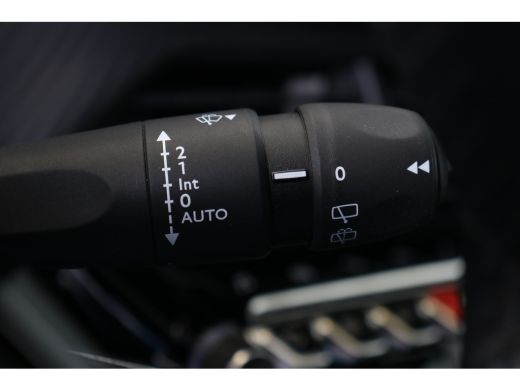 Peugeot 2008 1.2 PureTech 130PK Allure | Navi | Clima | Cruise | Camera | Parkeersensoren | 17" Lichtmetaal | ... ActivLease financial lease