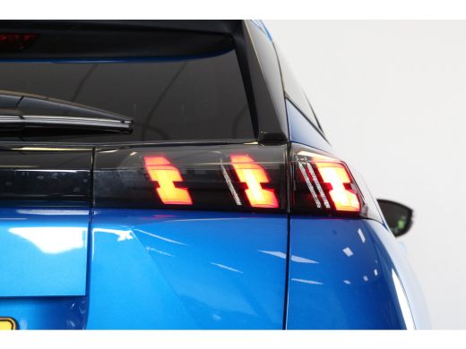 Peugeot 2008 1.2 PureTech 130PK Allure | Navi | Clima | Cruise | Camera | Parkeersensoren | 17" Lichtmetaal | ... ActivLease financial lease