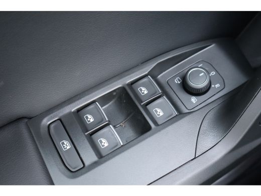 Seat Leon Sportstourer FR Business - eHybrid | Achteruitrijcamera | Automatisch dimmende binnenspiegel | Da... ActivLease financial lease