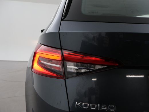 Skoda Kodiaq 1.5 TSI 150 PK DSG 7-PERSOONS + TREKHAAK | APPLE CARPLAY | STUUR / STOELVERWARMING ActivLease financial lease
