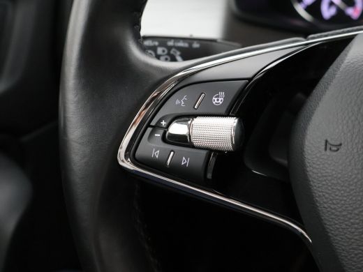 Skoda Kodiaq 1.5 TSI 150 PK DSG 7-PERSOONS + TREKHAAK | APPLE CARPLAY | STUUR / STOELVERWARMING ActivLease financial lease