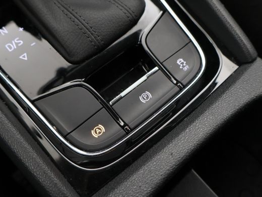 Skoda Kodiaq 1.5 TSI 150 PK DSG 7-PERSOONS + TREKHAAK | APPLE CARPLAY | STUUR / STOELVERWARMING ActivLease financial lease