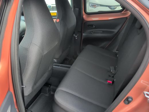 Toyota Aygo Hybrid 115 pulse | Easy Pack | Android Auto | Apple Carplay | Automaat ActivLease financial lease