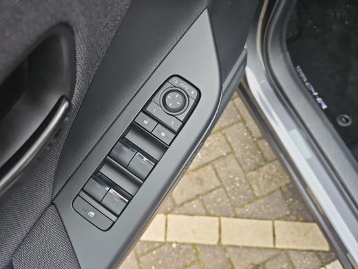 Toyota C-HR 1.8 Hybrid 140 First Edition (Navigatie - Park. assist) ActivLease financial lease