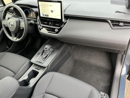 Toyota Corolla Cross Hybrid 140 Active | Massive grey metallic | Safety Pack | Nieuw uit voorraad leverbaar | ActivLease financial lease