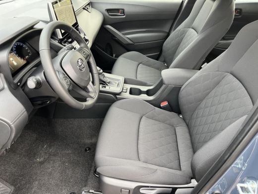 Toyota Corolla Cross Hybrid 140 Active | Massive grey metallic | Safety Pack | Nieuw uit voorraad leverbaar | ActivLease financial lease