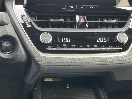 Toyota Corolla Cross Hybrid 140 Active | Massive grey metallic | Safety Pack | Nieuw uit voorraad leverbaar | ActivLease financial lease