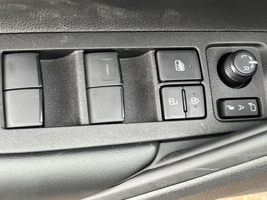 Toyota Corolla Cross Hybrid 140 Active | Massive grey metallic | Safety Pack | Nieuw uit voorraad leverbaar | ActivLease financial lease