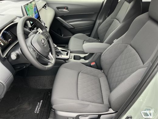 Toyota Corolla Cross Hybrid 140 Dynamic | Urban Khaki | 2025 model | Demonstratie auto | ActivLease financial lease