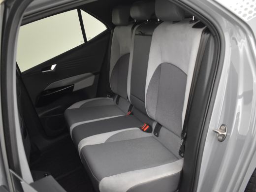 Volkswagen ID.3 First Plus 58 kWh 204pk | Trekhaak "Steunhaak " | Navigatie | Adaptief cruise control | Camera ac... ActivLease financial lease