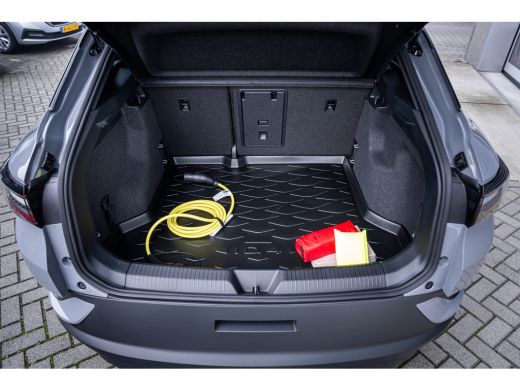 Volkswagen ID.4 Pro Limited Edition Inclusief &euro;2000,- inruilvoordeel | 'App-Connect' draadloze smartphone integra... ActivLease financial lease