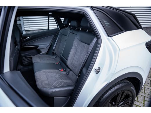 Volkswagen ID.4 Pro Limited Edition Plus Inclusief &euro;2000,- inruilvoordeel | 'App-Connect' draadloze smartphone in... ActivLease financial lease