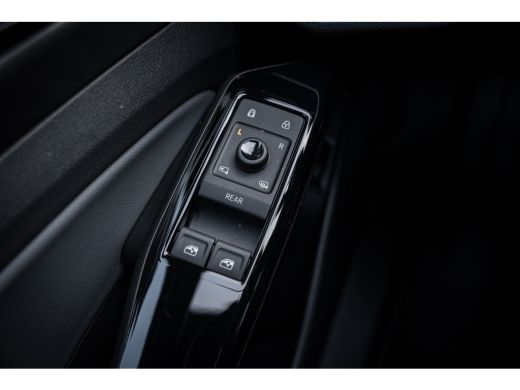 Volkswagen ID.4 Pro Limited Edition Plus Inclusief &euro;2000,- inruilvoordeel | 'App-Connect' draadloze smartphone in... ActivLease financial lease