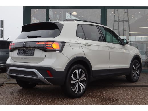Volkswagen T-Cross 115PK Life Edition Inclusief &euro;2000,- inruilvoordeel | Achteruitrijcamera (Rear View) | Digital Co... ActivLease financial lease